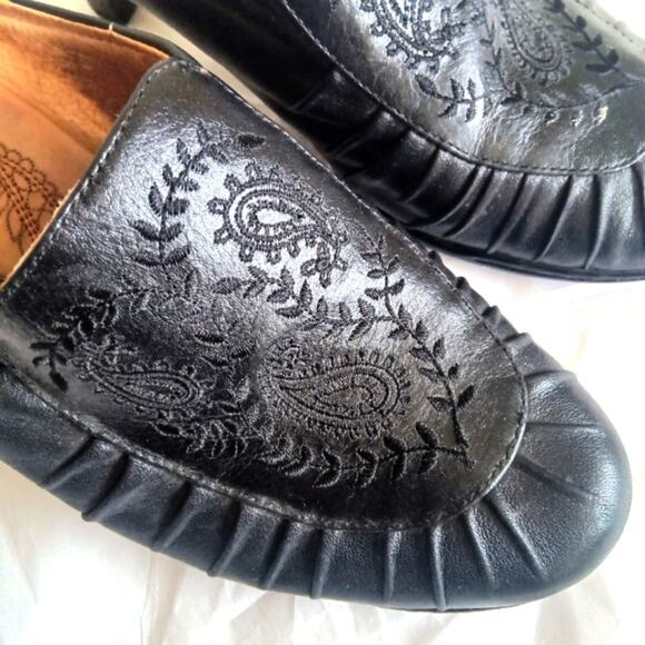 Mules/Clogs By Sofft. Camille. Embroidered Detail Size 8 - Picture 3 of 9